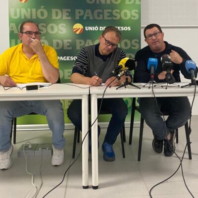 Néstor Serra, Joan Guitart i Ramon Comes durant la roda de premsa del 13 de maig a Lleida (Segrià)