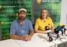 El ramader empordanès Pino Delàs i la coordinadora nacional d'Unió de Pagesos durant la roda de premsa a Girona.