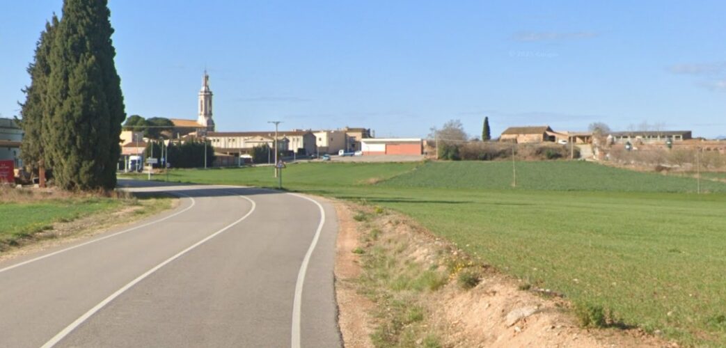 La carretera GIP-5129, a l'entrada del terme de Borrassà (Alt Empordà)